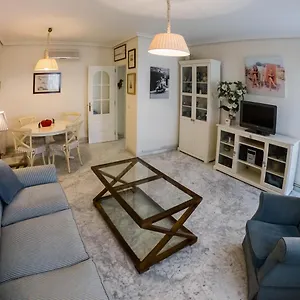 https://la-terraza-del-drago.hotelsincadiz.net